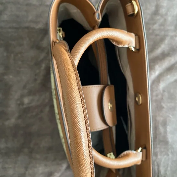 Michael Kors Brown and Cream Logo Tote - Picture 3 of 15